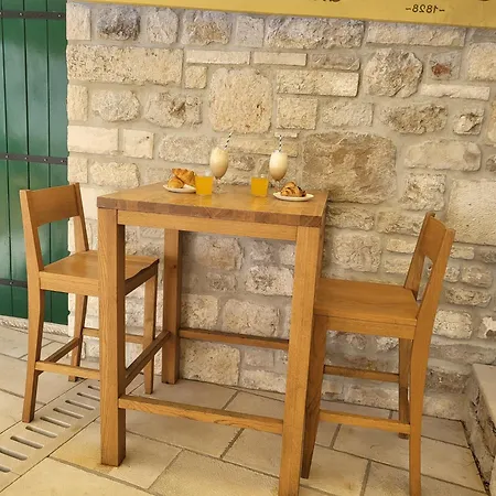 Old Town Nocleg ze śniadaniem Bol